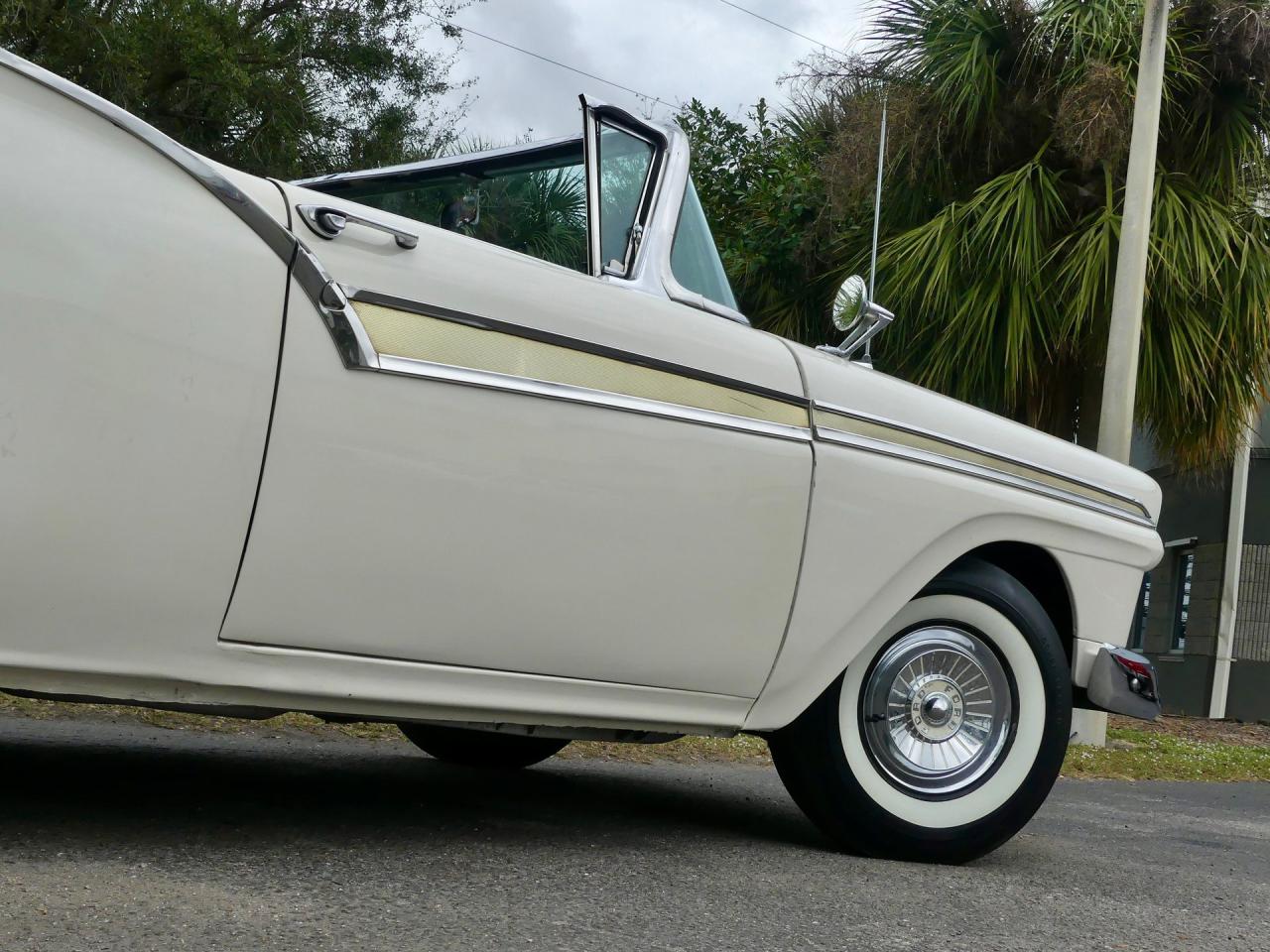 1957 Ford Fairlane Skyliner