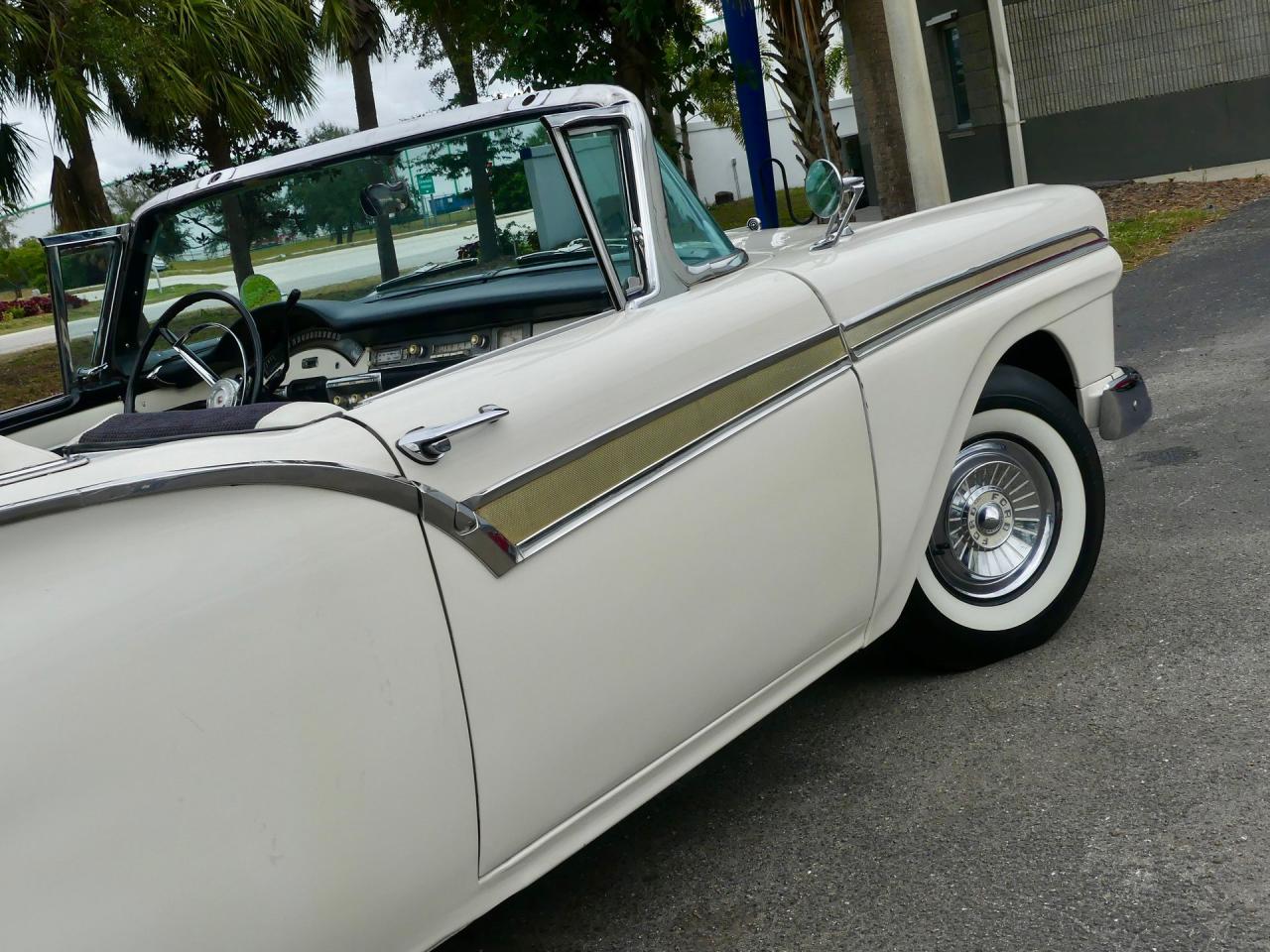 1957 Ford Fairlane Skyliner