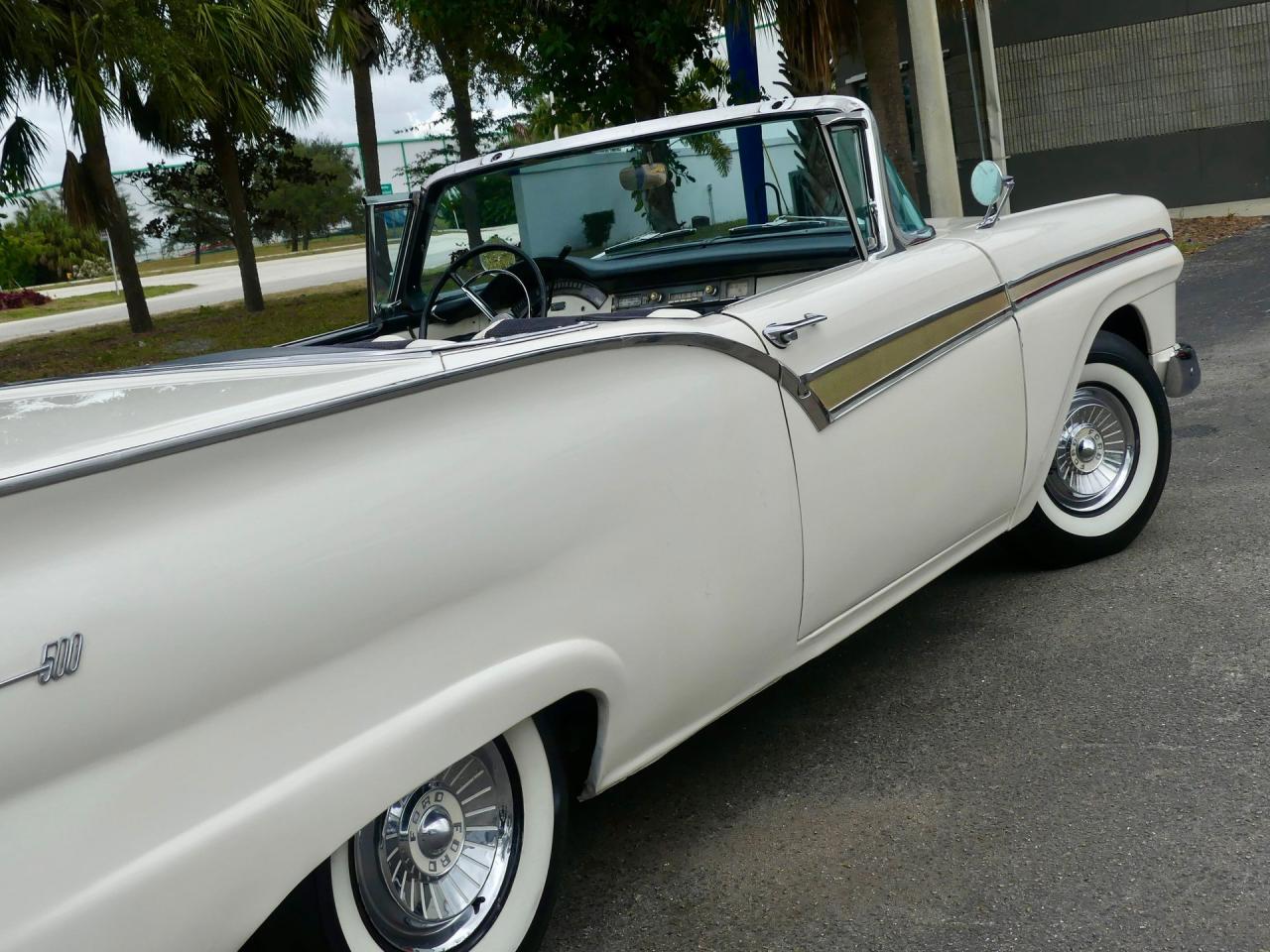 1957 Ford Fairlane Skyliner