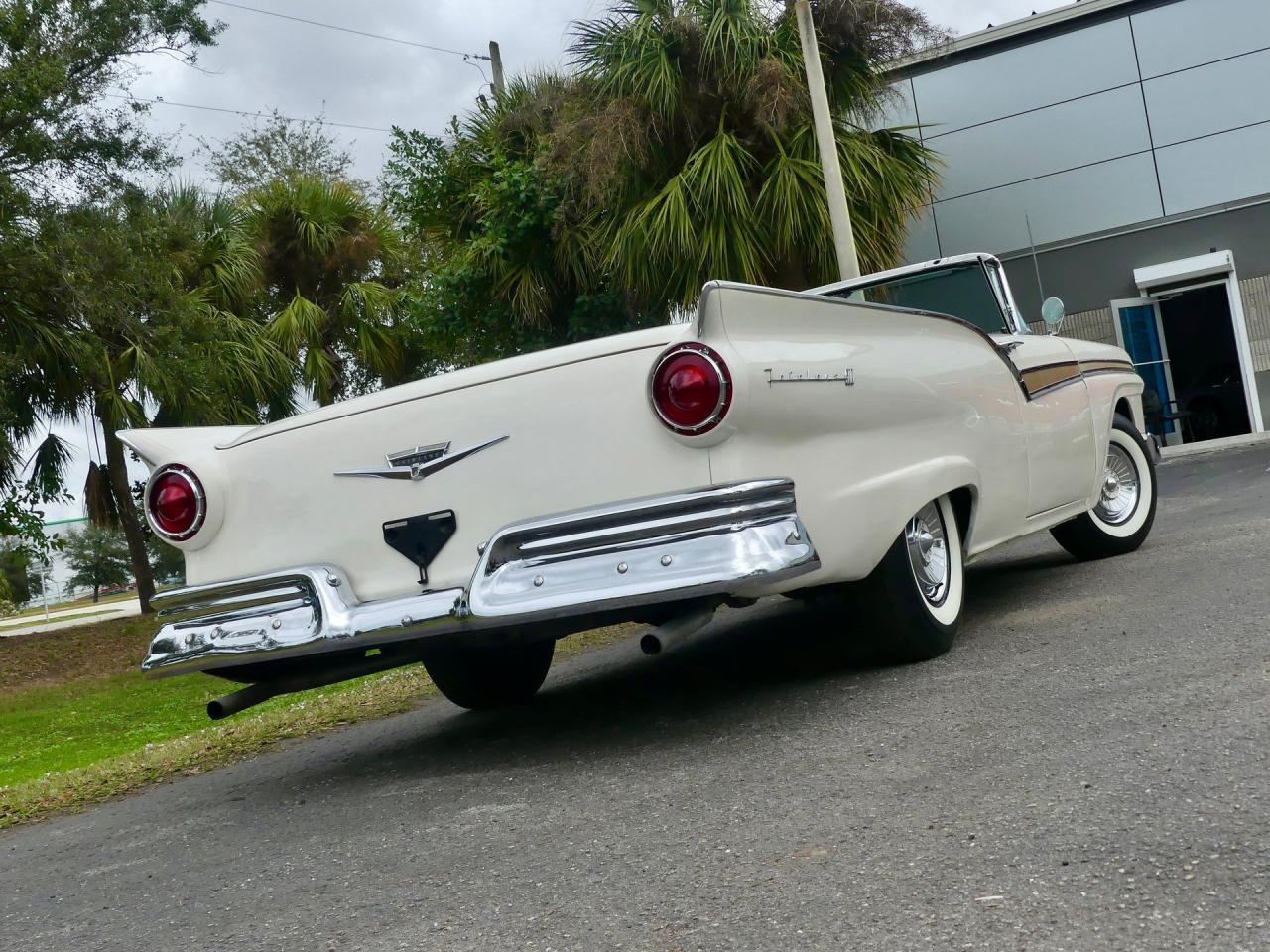 1957 Ford Fairlane Skyliner