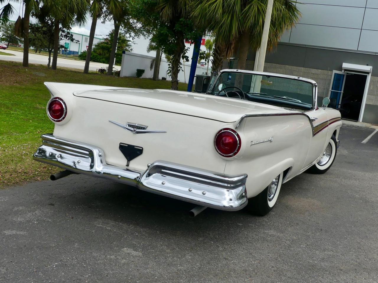 1957 Ford Fairlane Skyliner