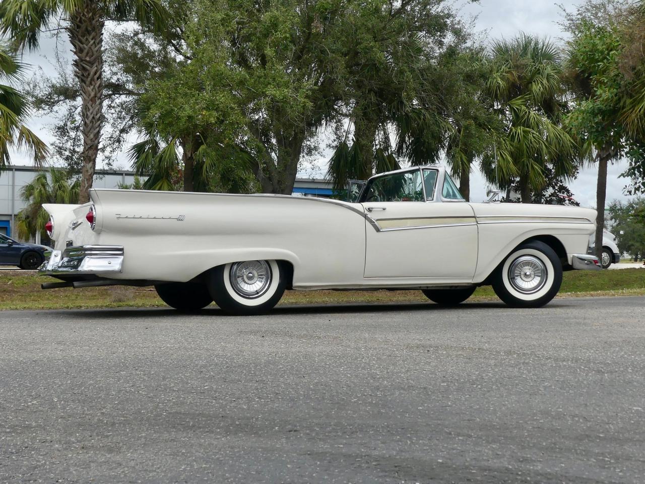 1957 Ford Fairlane Skyliner