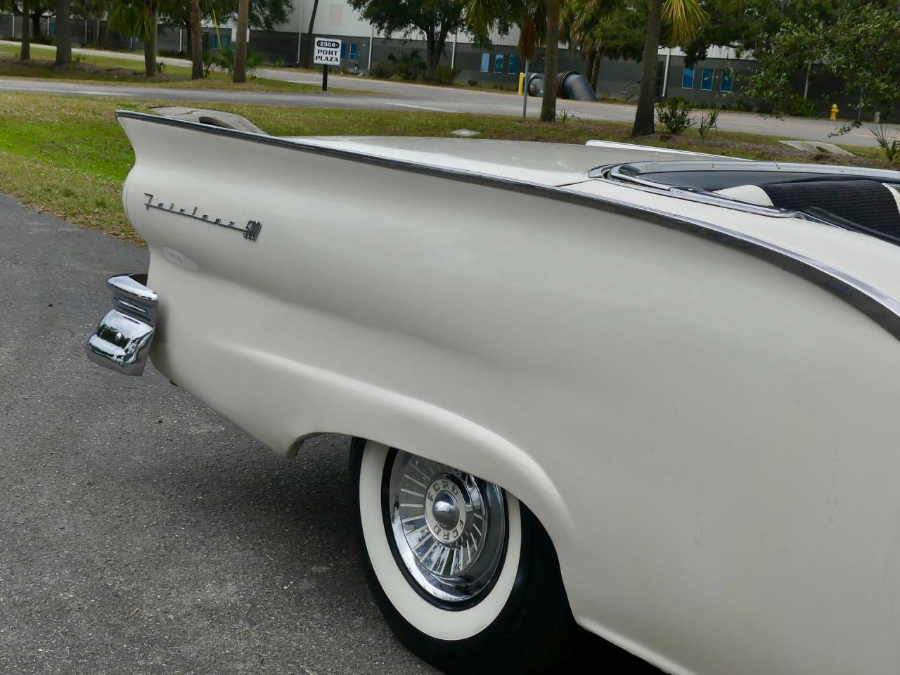 1957 Ford Fairlane Skyliner