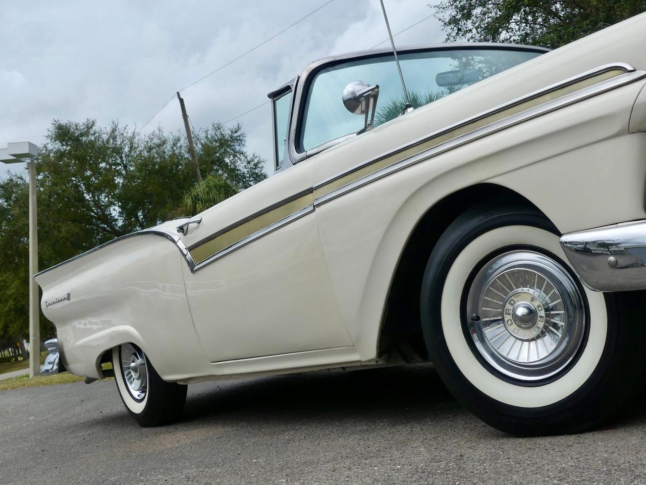 1957 Ford Fairlane Skyliner