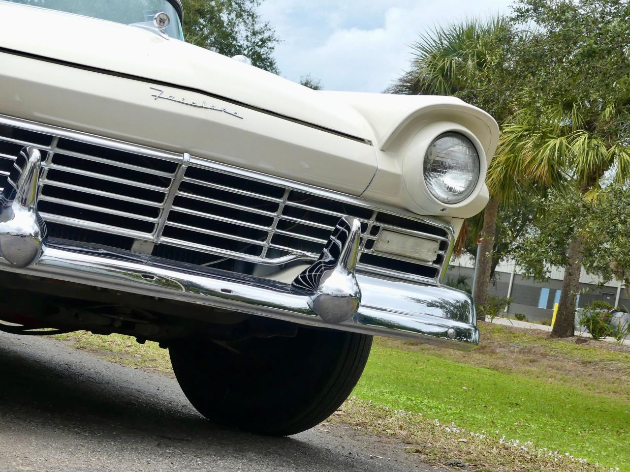 1957 Ford Fairlane Skyliner