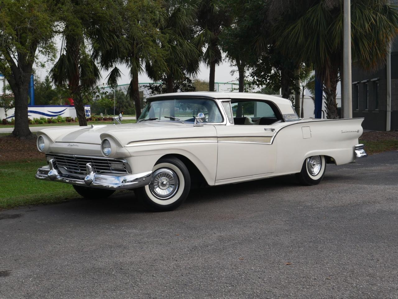 1957 Ford Fairlane Skyliner