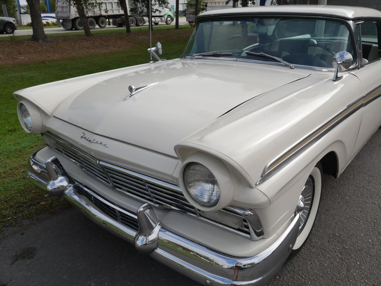 1957 Ford Fairlane Skyliner