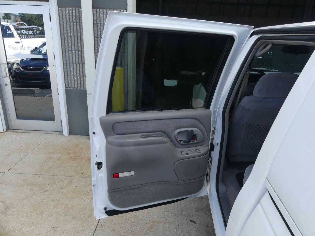 2000 Chevrolet C3500 Crew Cab Dually