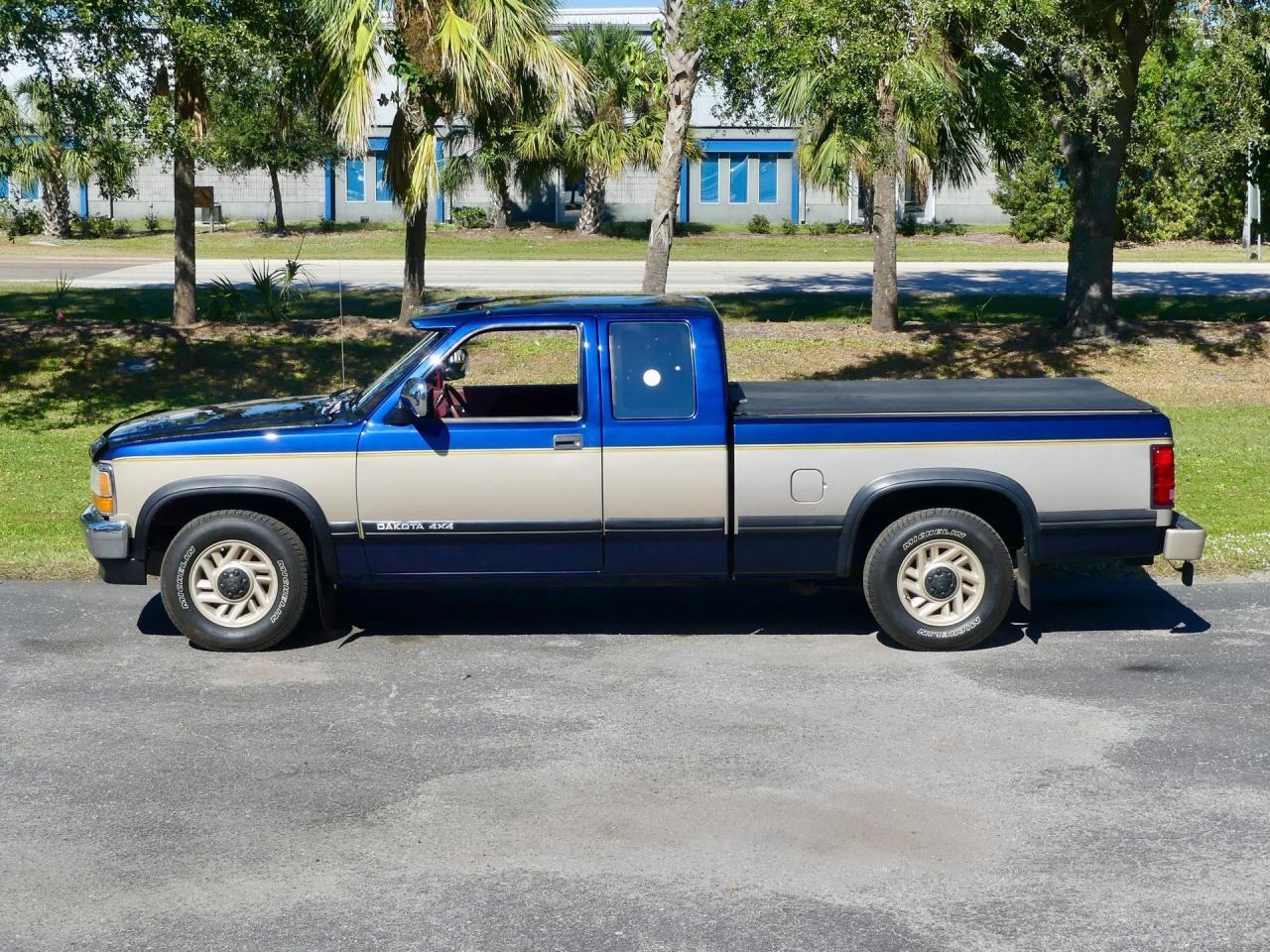 1993 Dodge Dakota LE Extended Cab