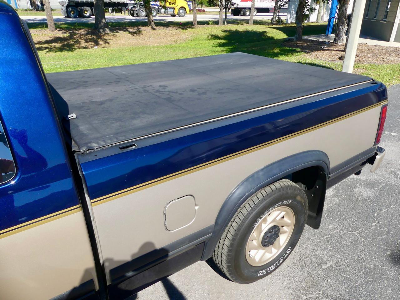 1993 Dodge Dakota LE Extended Cab