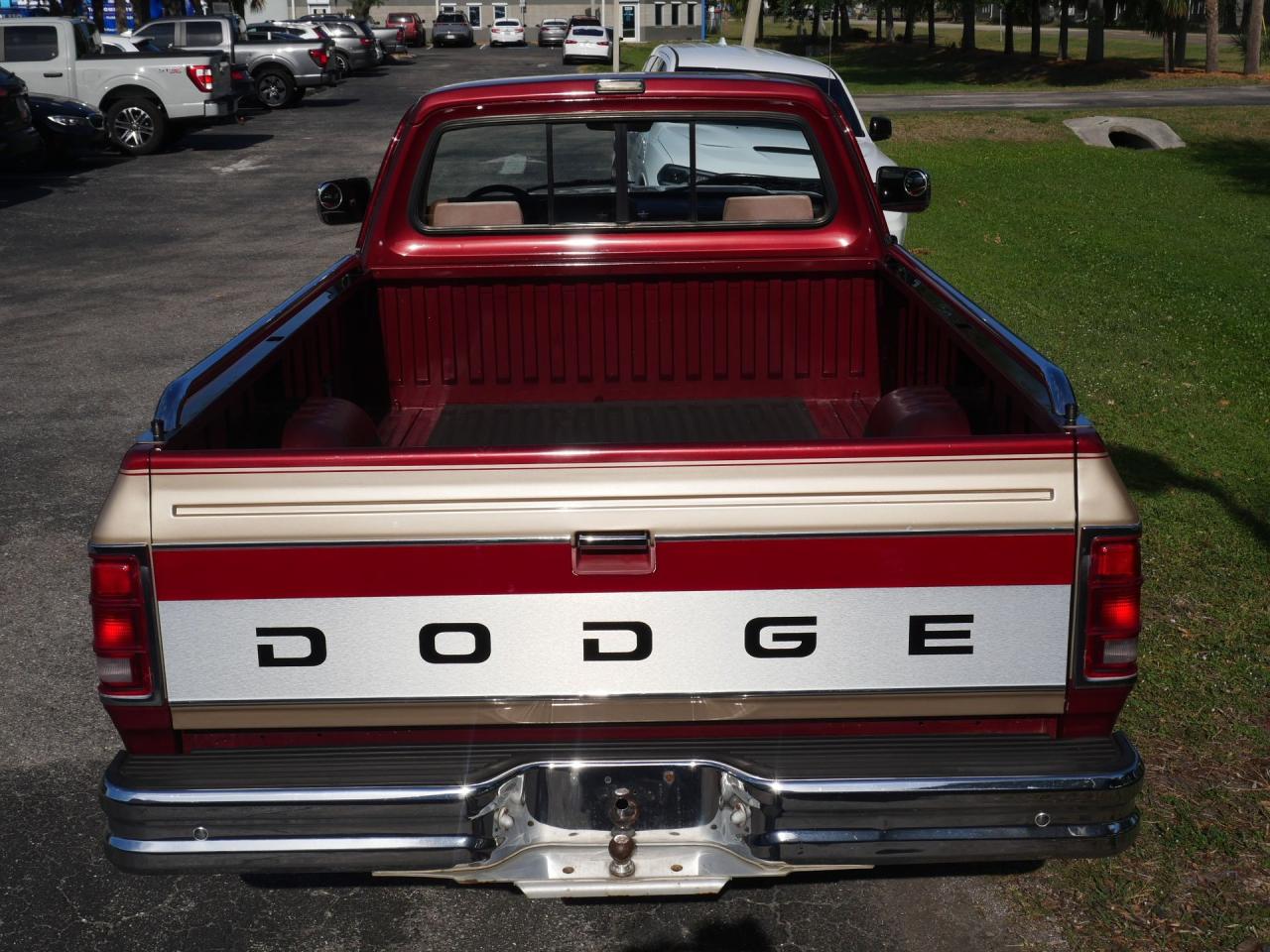 1992 Dodge Ram D-150 LE