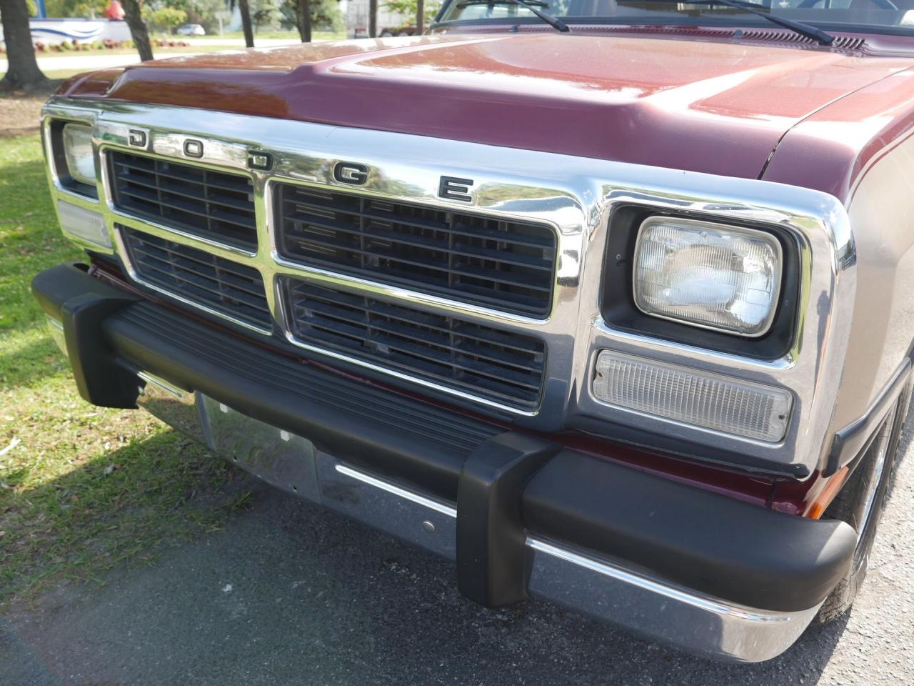 1992 Dodge Ram D-150 LE