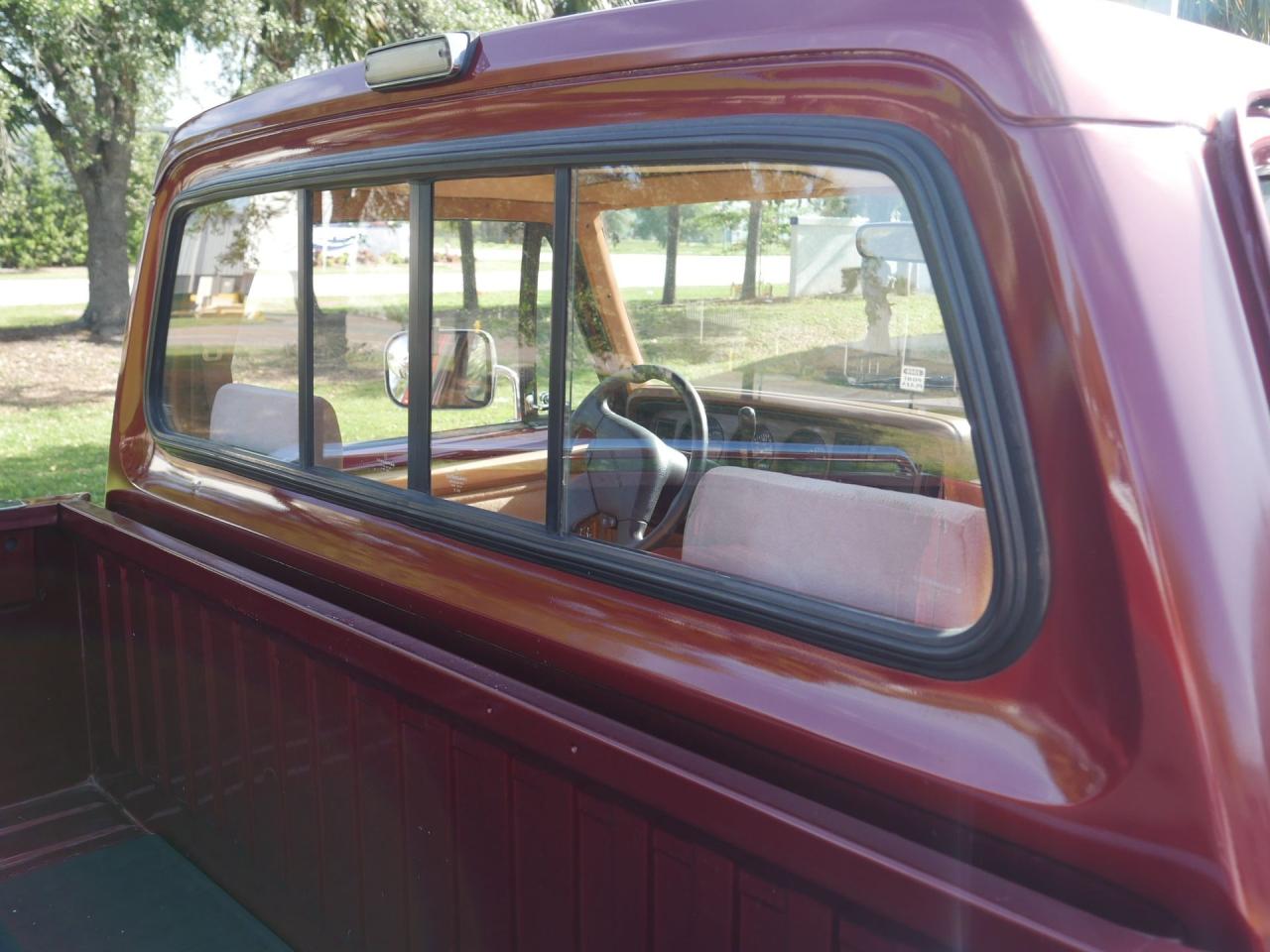 1992 Dodge Ram D-150 LE