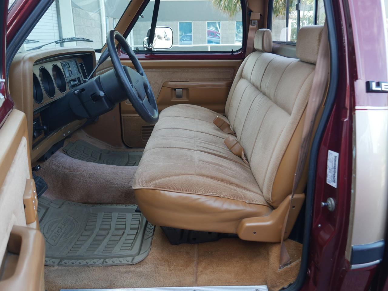 1992 Dodge Ram D-150 LE