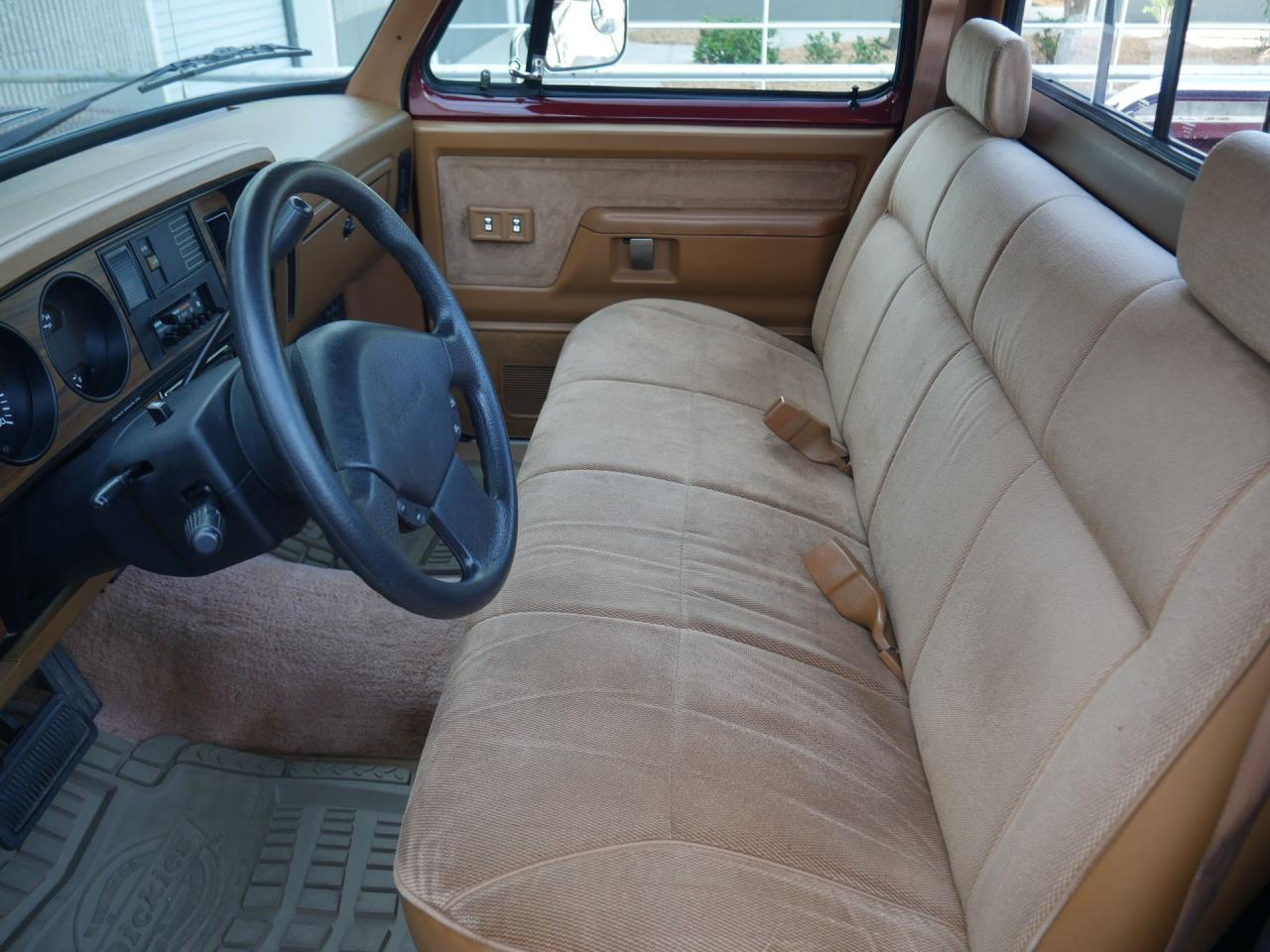 1992 Dodge Ram D-150 LE