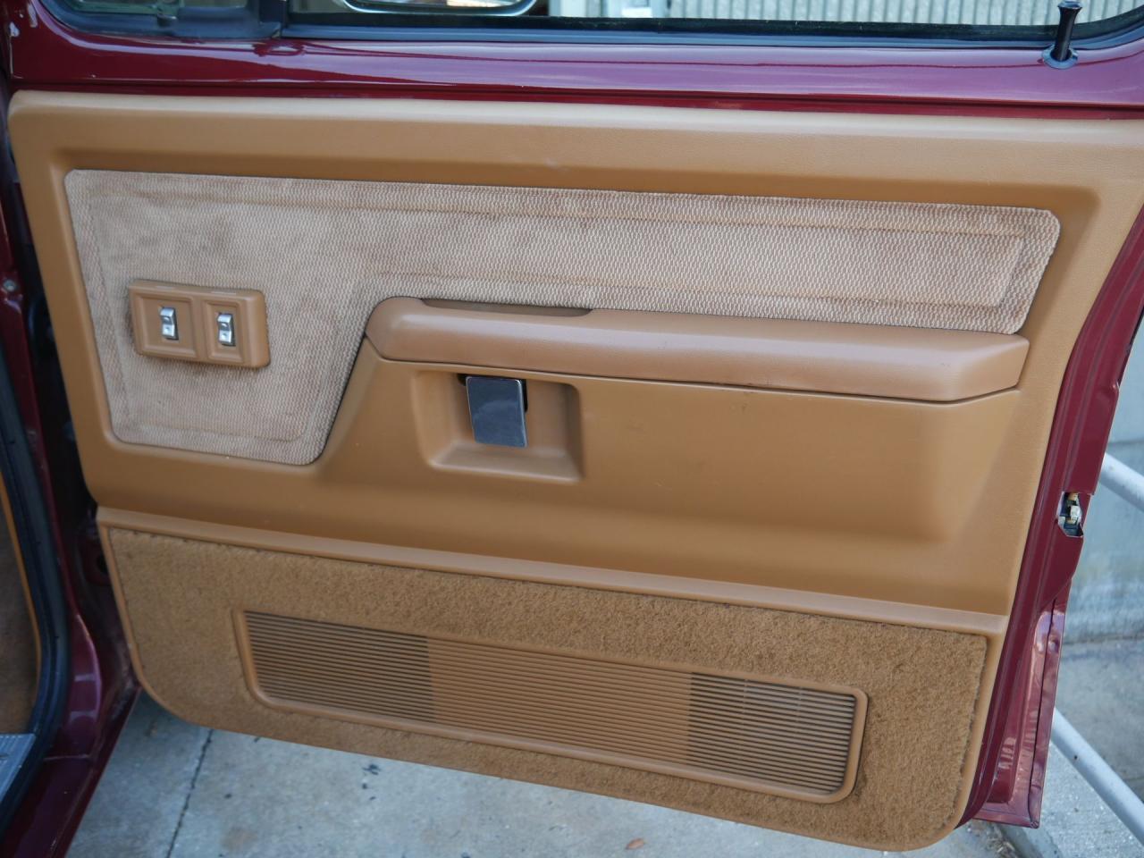 1992 Dodge Ram D-150 LE