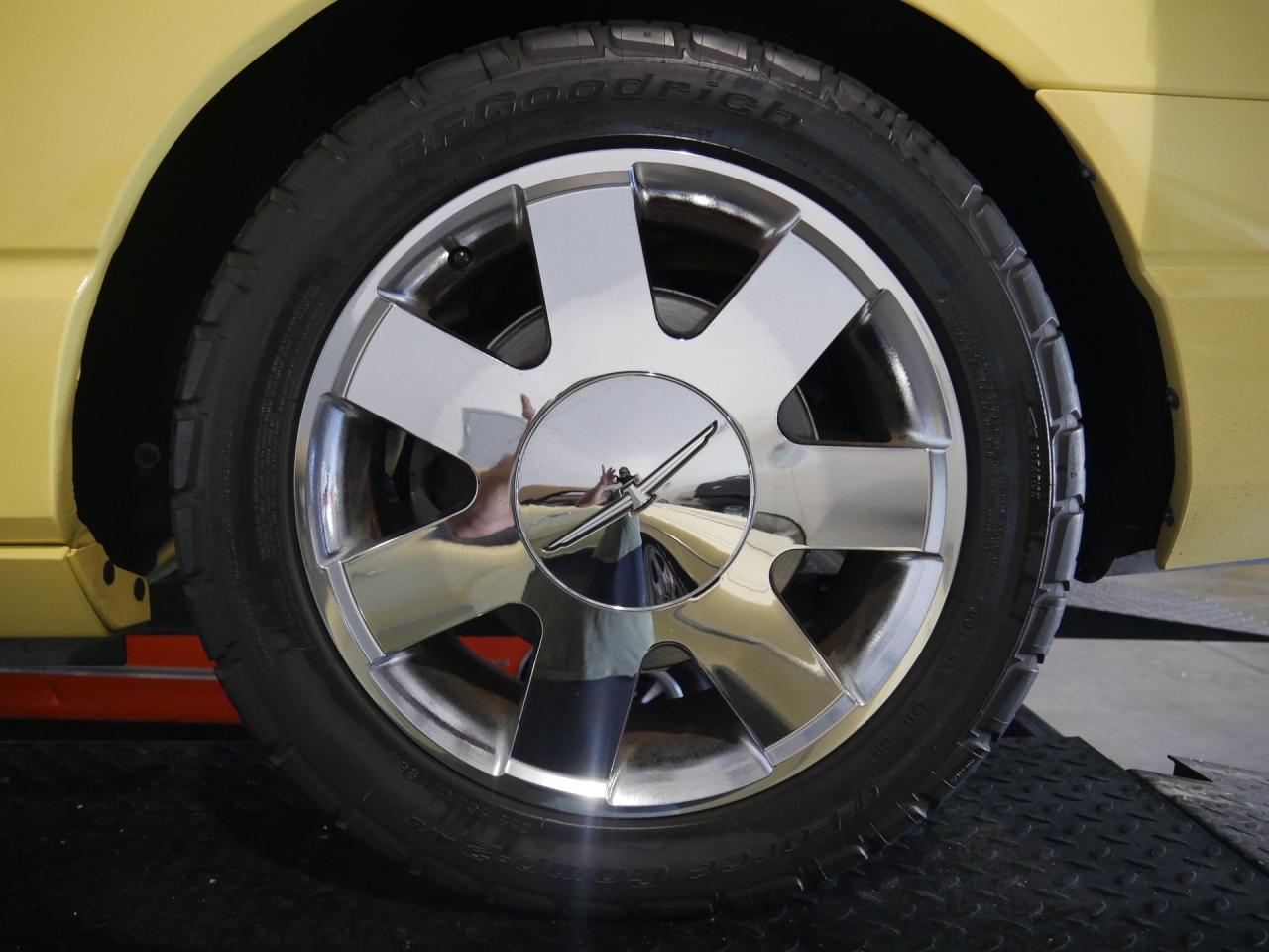 2002 Ford Thunderbird