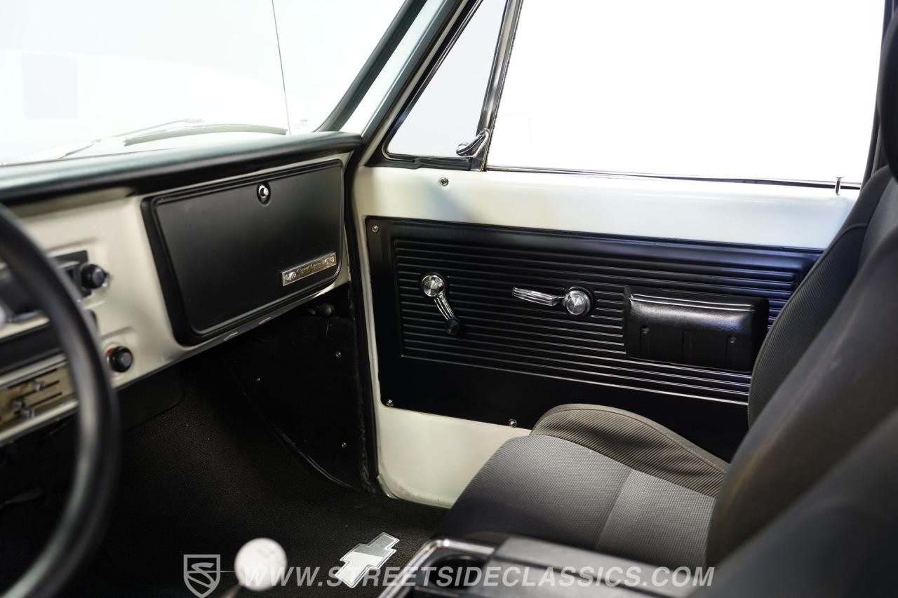 1970 Chevrolet C10 Stepside Restomod