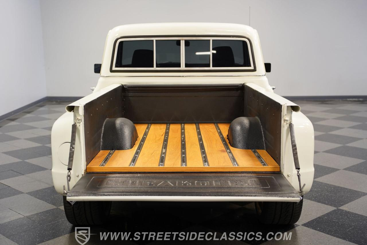 1970 Chevrolet C10 Stepside Restomod