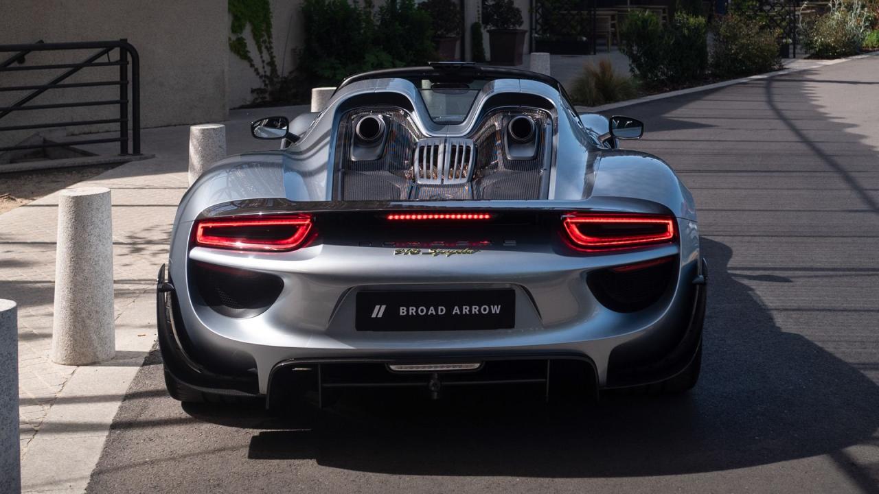 2015 Porsche 918 Spyder Weissach Package