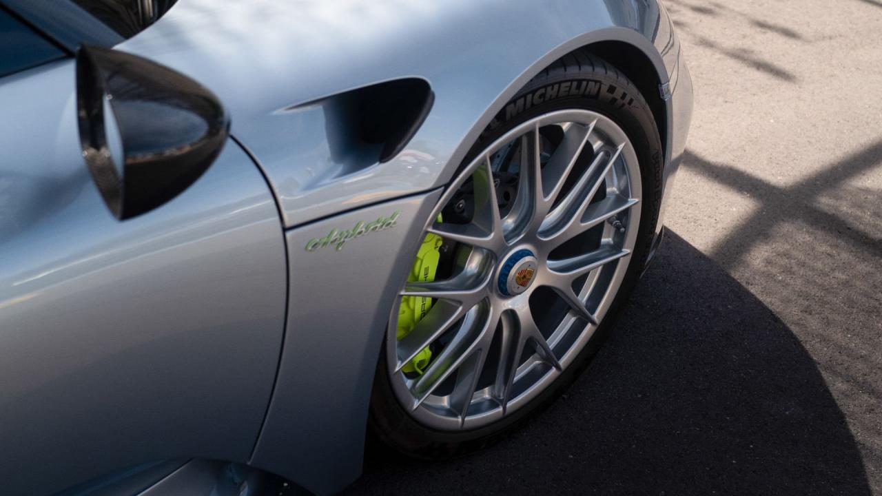 2015 Porsche 918 Spyder Weissach Package