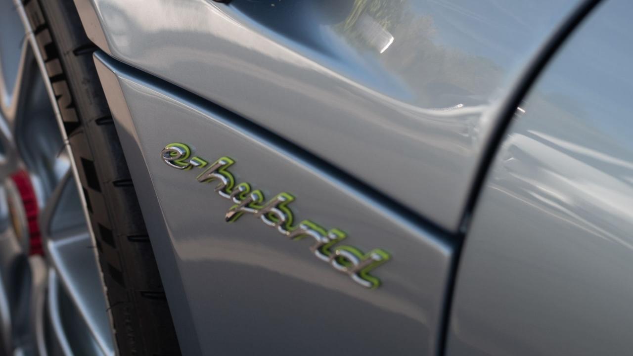 2015 Porsche 918 Spyder Weissach Package