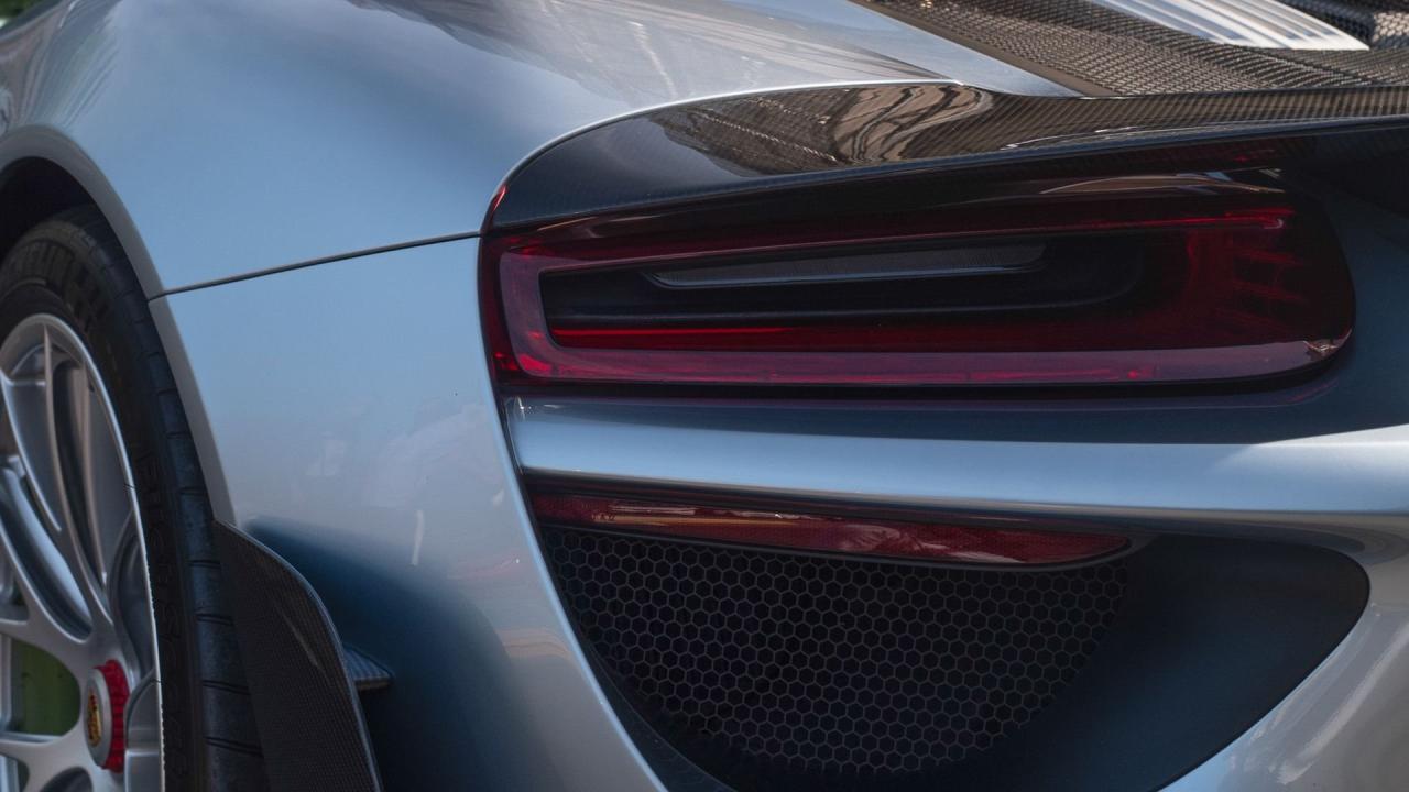 2015 Porsche 918 Spyder Weissach Package