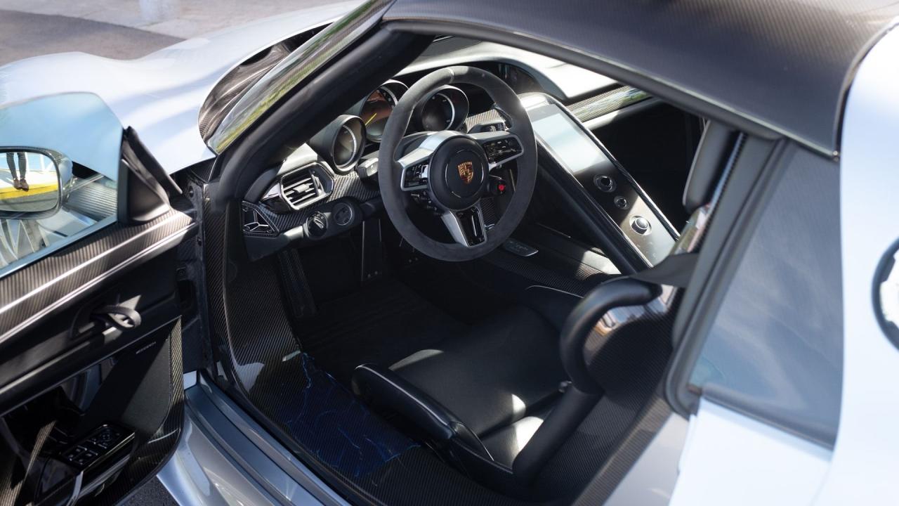 2015 Porsche 918 Spyder Weissach Package