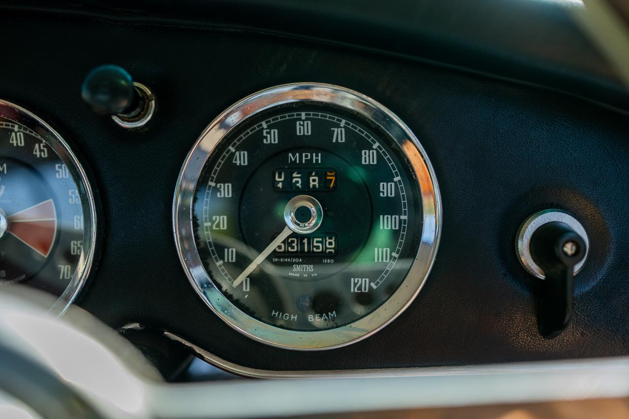 1957 MG A Coup&eacute;