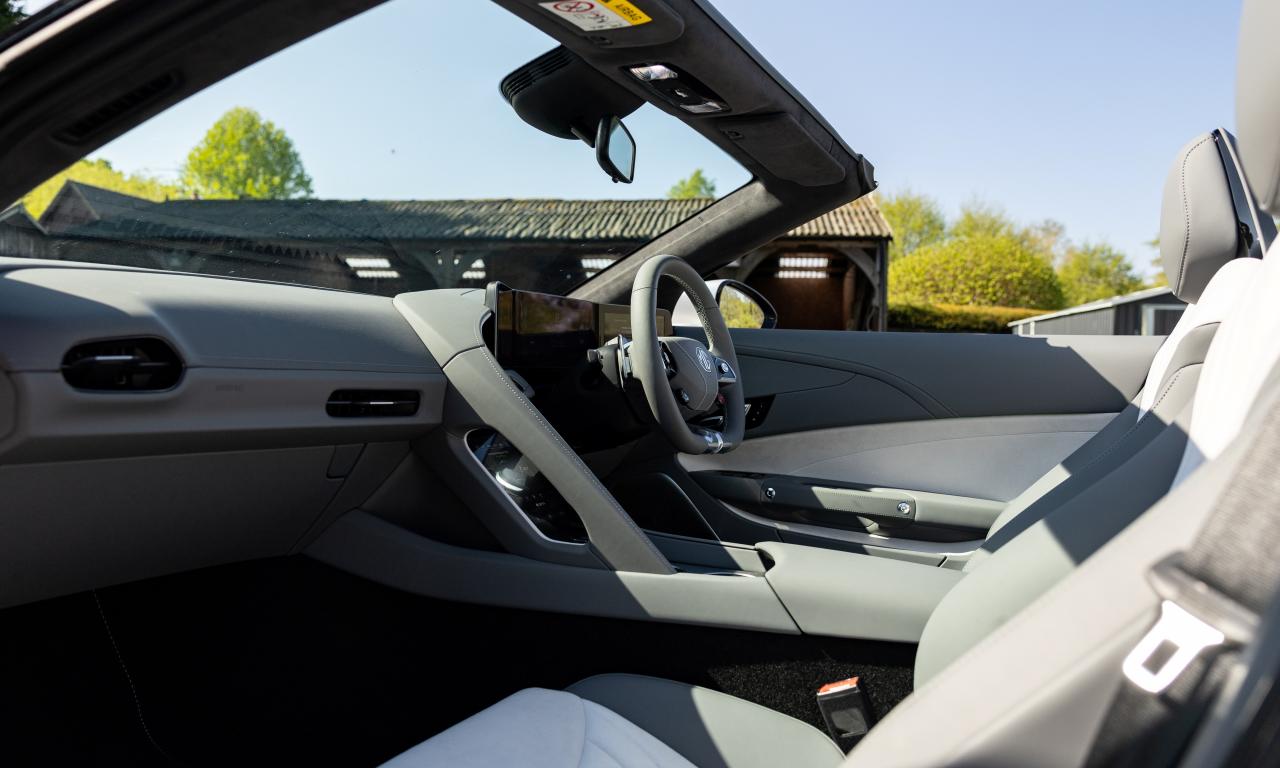 2024 MG Cyberster GT