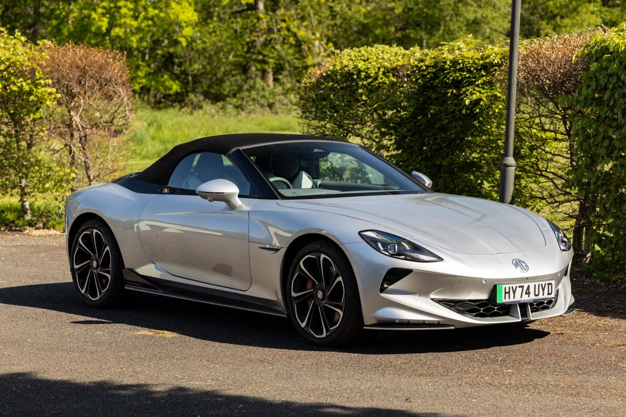 2024 MG Cyberster GT