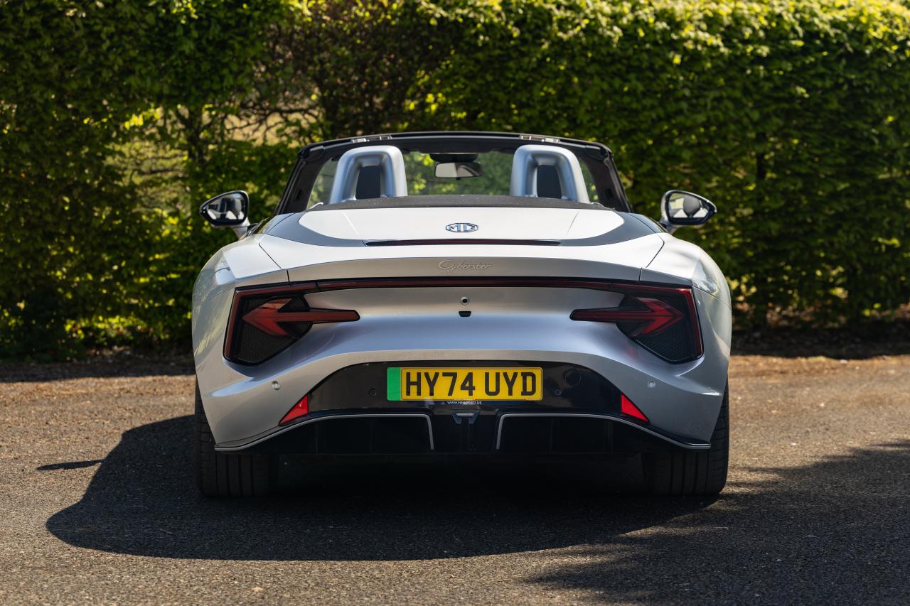 2024 MG Cyberster GT