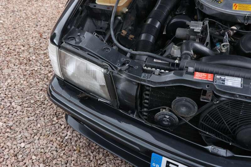 1989 Mercedes - Benz 560 SEC