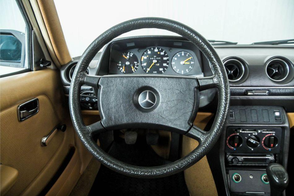 1980 Mercedes - Benz 300d w123