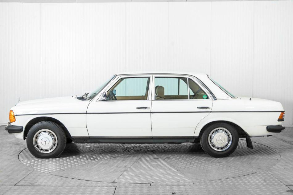 1980 Mercedes - Benz 300d w123