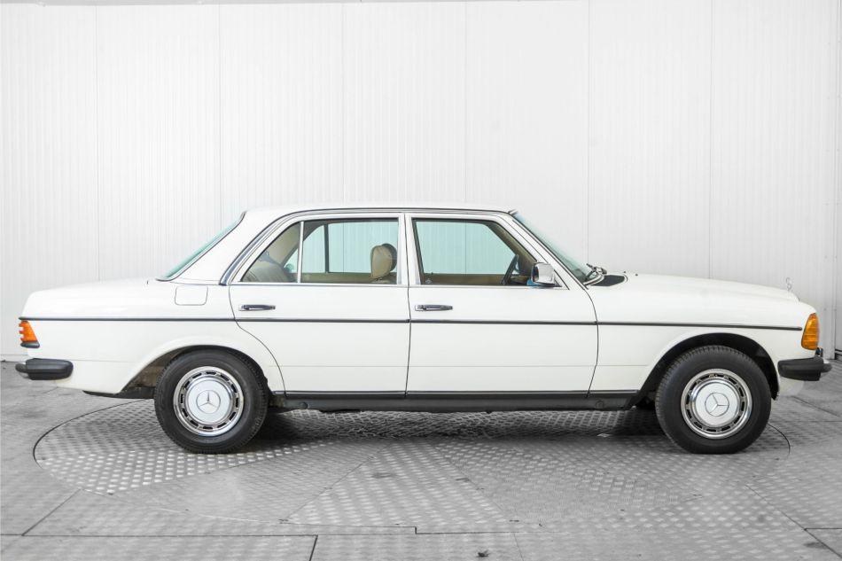 1980 Mercedes - Benz 300d w123