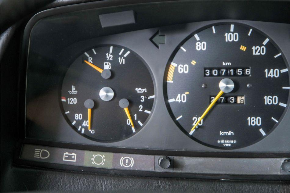 1980 Mercedes - Benz 300d w123