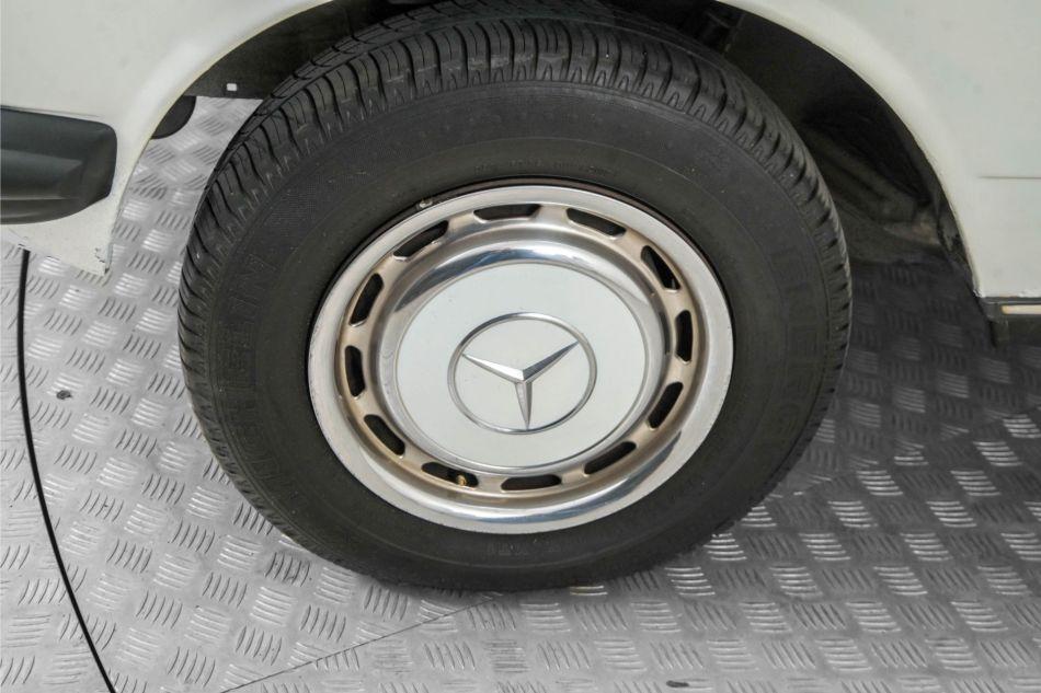 1980 Mercedes - Benz 300d w123