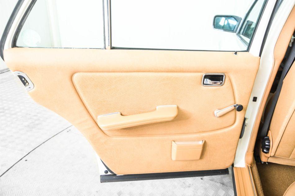 1980 Mercedes - Benz 300d w123