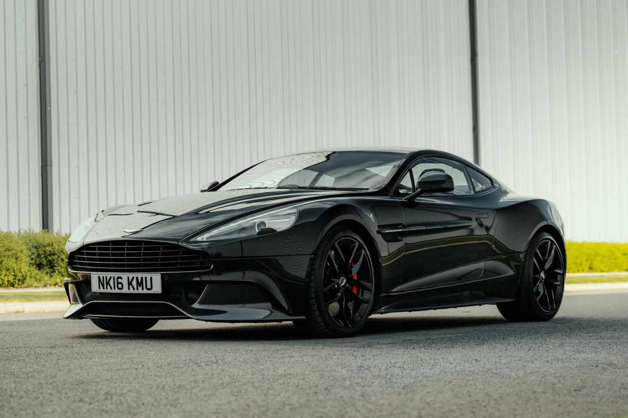 2016 Aston Martin Vanquish Carbon Black Edition