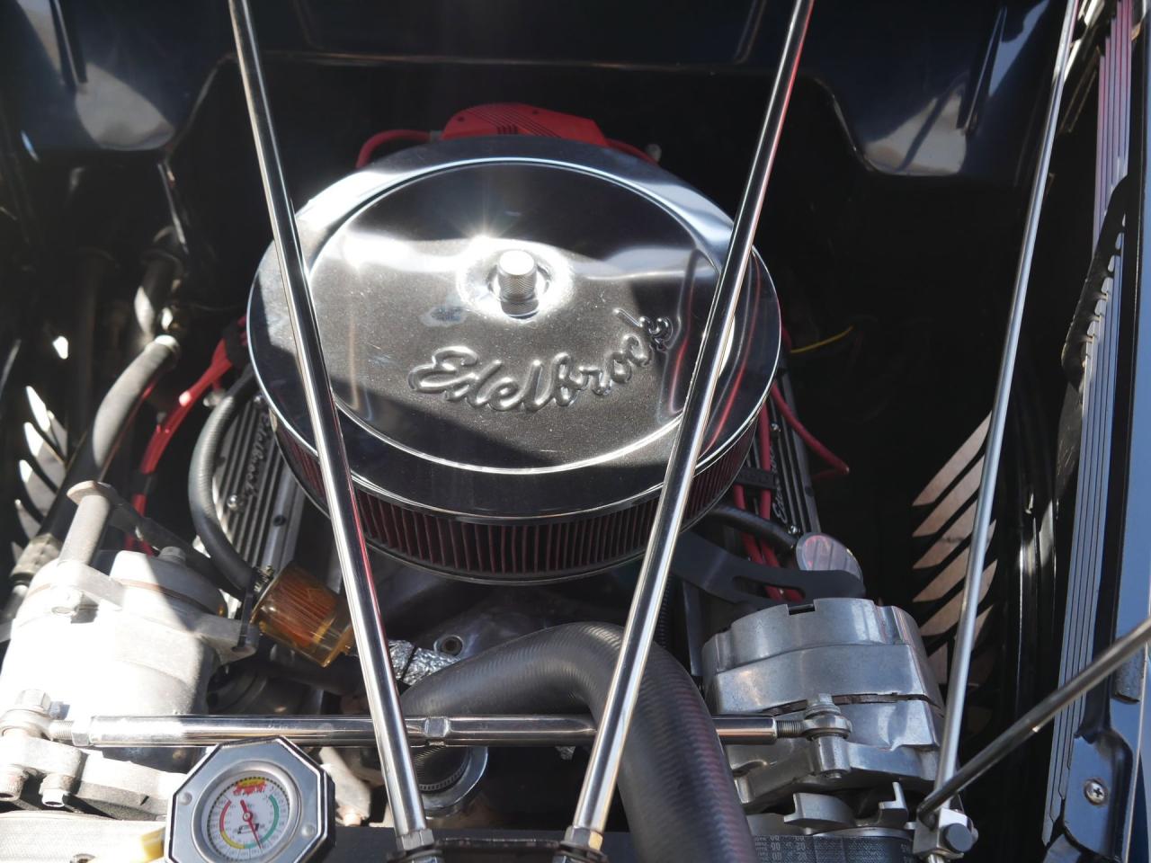 1937 Ford Deluxe Humpback 2-Door Sedan