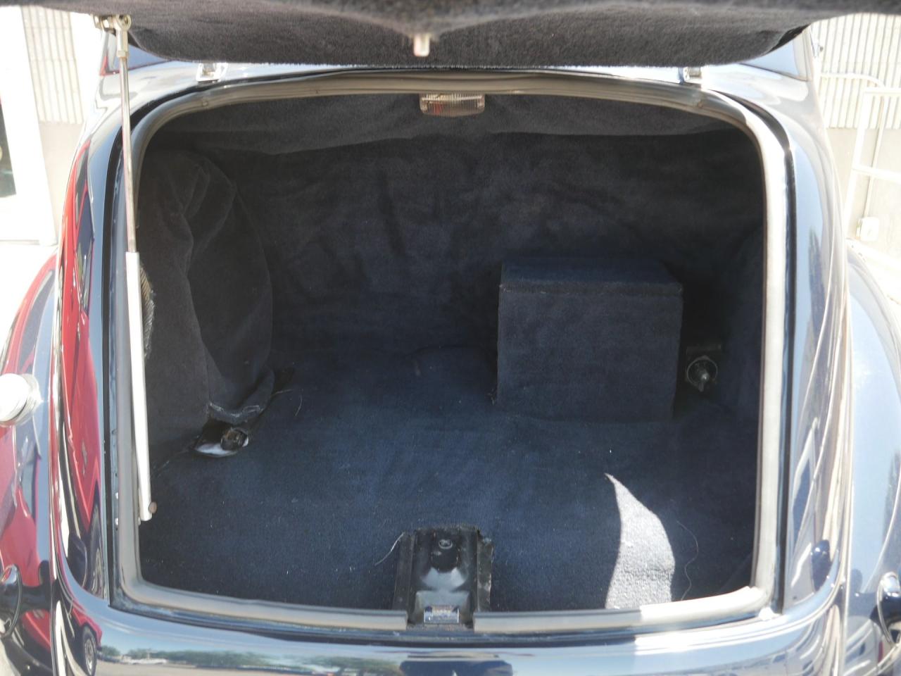 1937 Ford Deluxe Humpback 2-Door Sedan