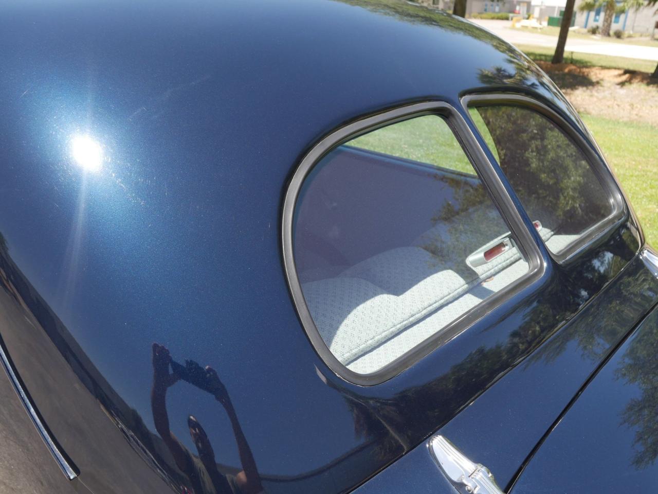 1937 Ford Deluxe Humpback 2-Door Sedan