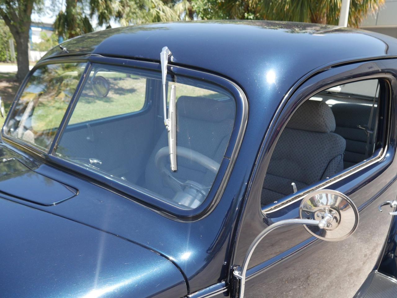 1937 Ford Deluxe Humpback 2-Door Sedan