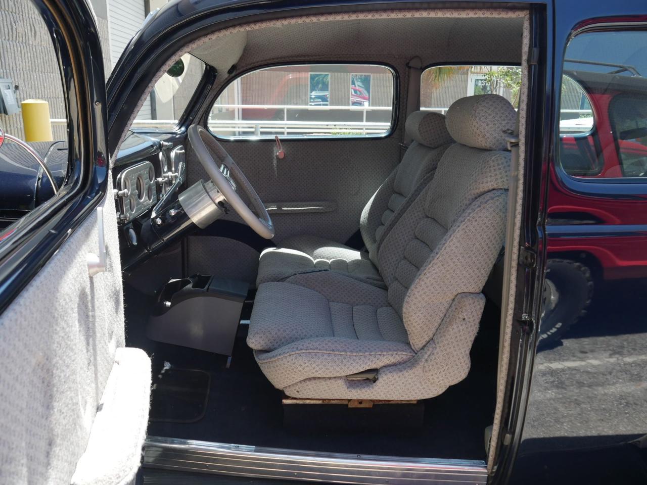 1937 Ford Deluxe Humpback 2-Door Sedan