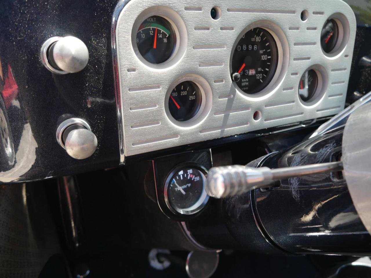 1937 Ford Deluxe Humpback 2-Door Sedan