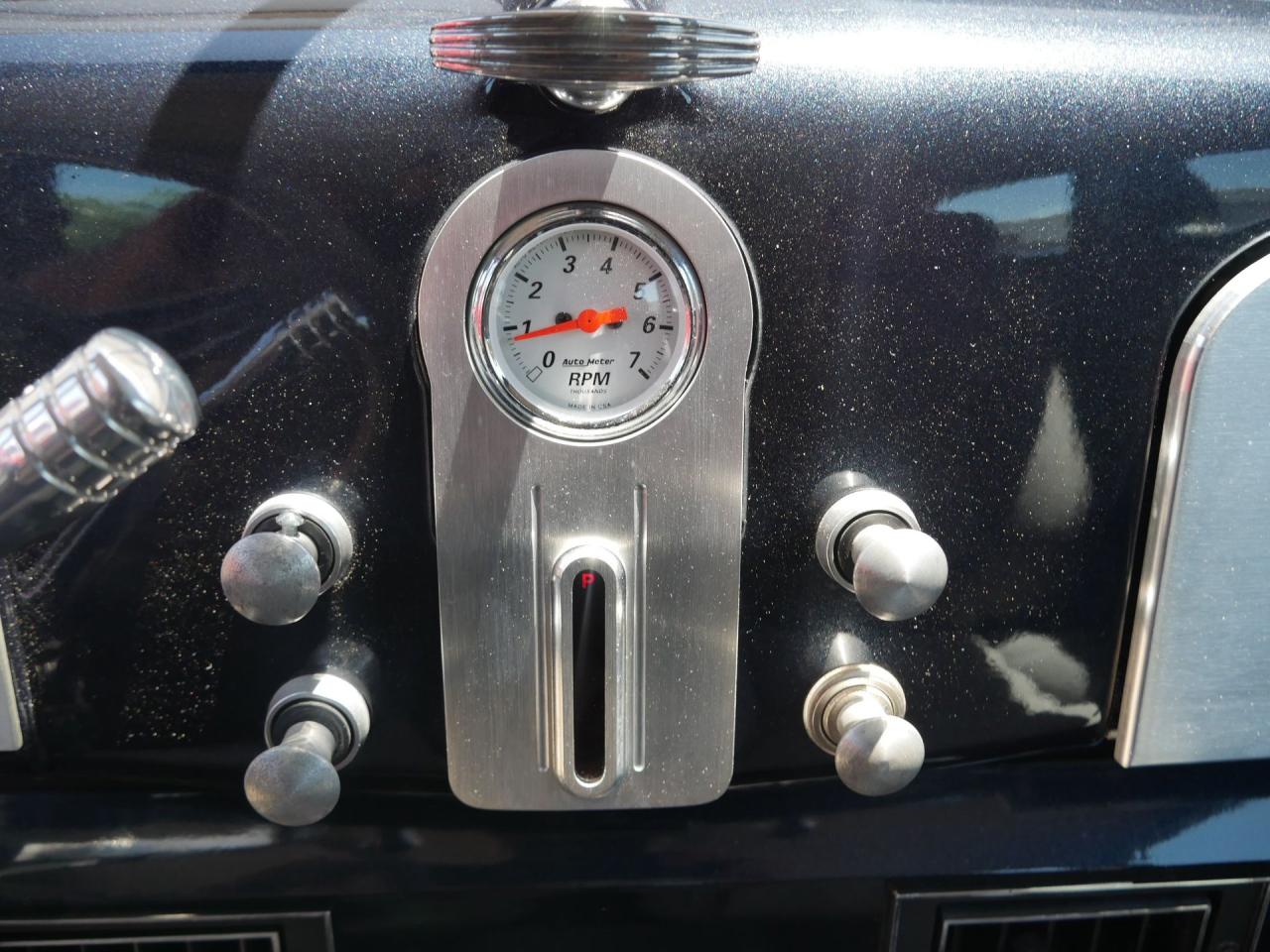 1937 Ford Deluxe Humpback 2-Door Sedan