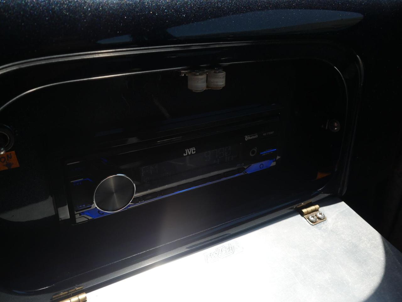 1937 Ford Deluxe Humpback 2-Door Sedan