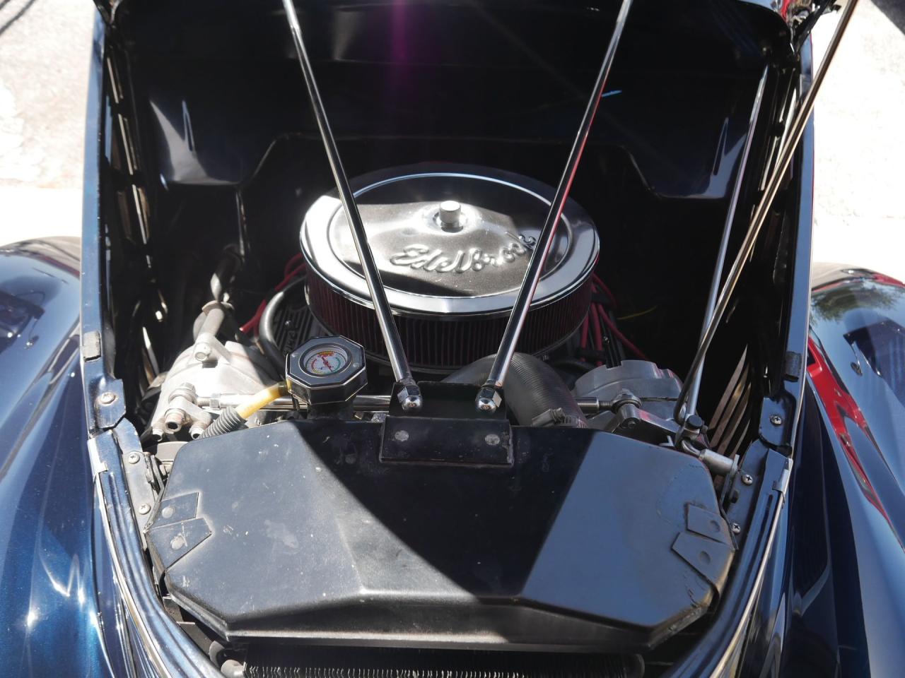 1937 Ford Deluxe Humpback 2-Door Sedan