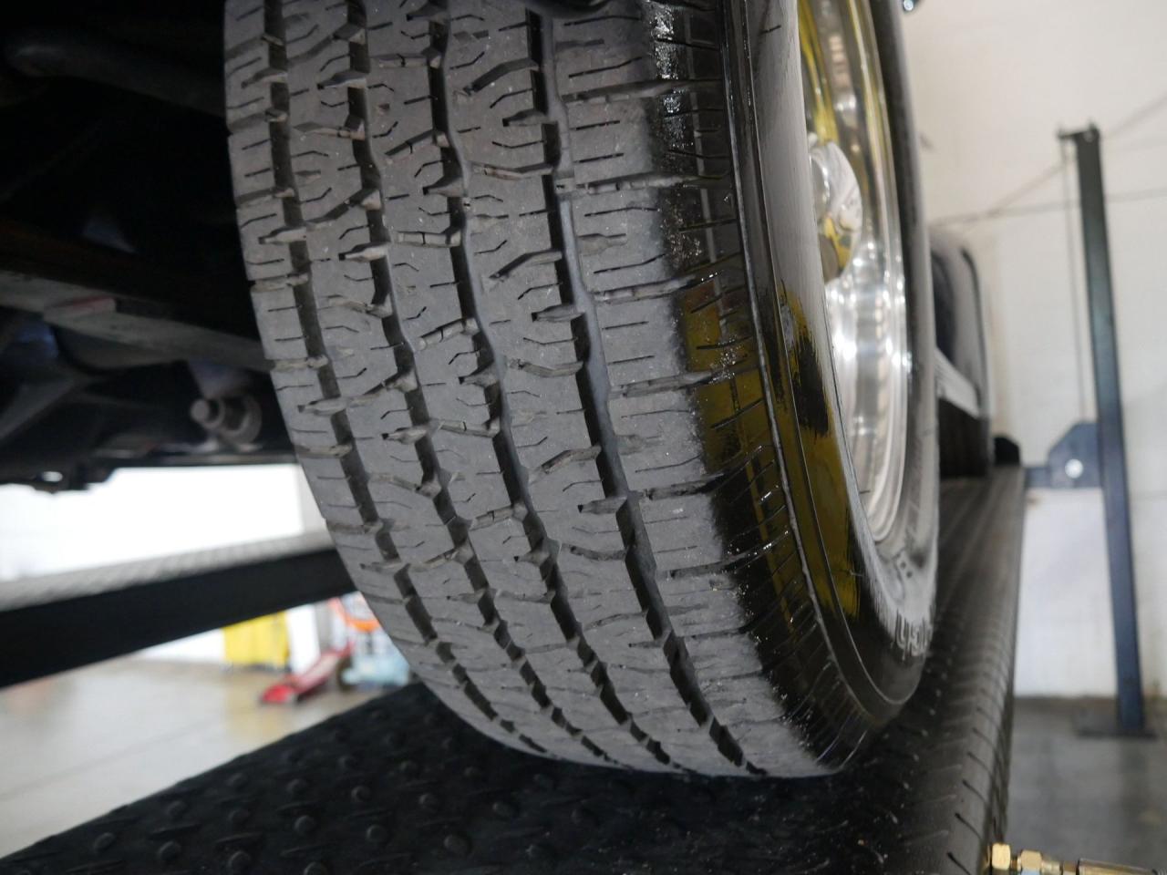 1937 Ford Deluxe Humpback 2-Door Sedan